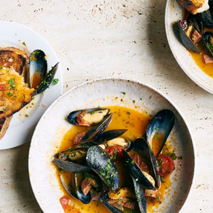 Portuguese-Style Steamed Mussels
